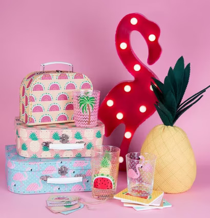 Flamingo LED från Sass & Belle med tropiska dekorationer