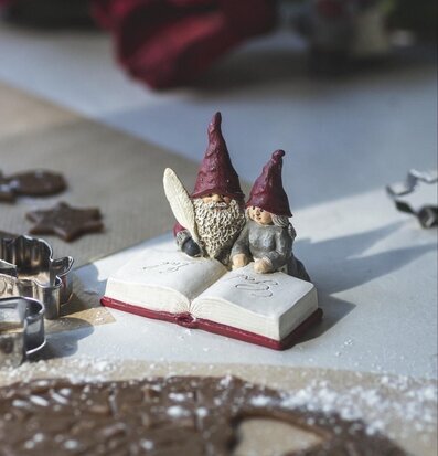 Foto: Tomtefigurer på önskelista med bakbord julstämning