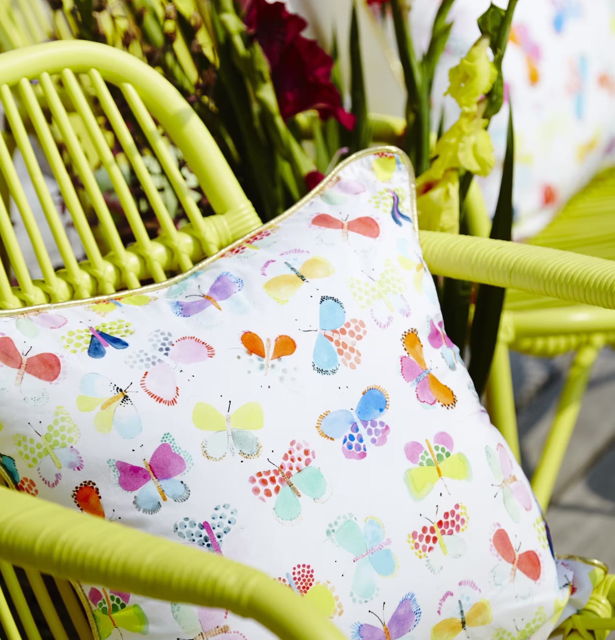 Kudde Butterfly Print från Rice med färgglada fjärilar