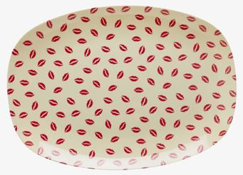 Liten Tallrik Kiss Print från Rice med röda läppavtryck