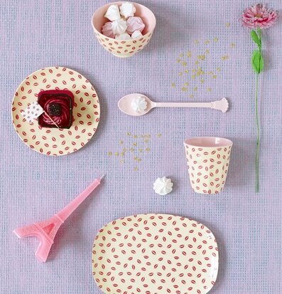 Bild av lekfull och kreativ köksinredning i pastellfärger