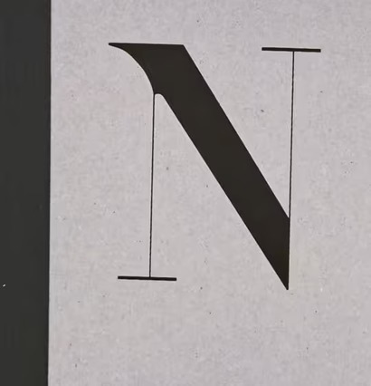 Notebook N från House Doctor med grått omslag och svart N