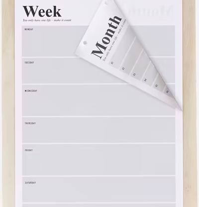 Eternity Calendar A3 från House Doctor på ljus träplatta