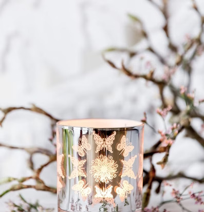 Butterfly With Flowers - Majas Cottage ljuslykta i glas