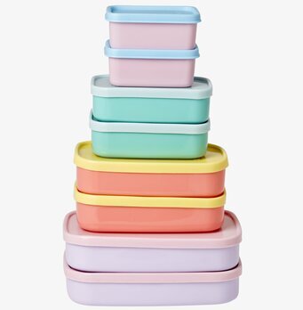 Plastburkar Med Lock - 8 Pack från Rice i olika färger