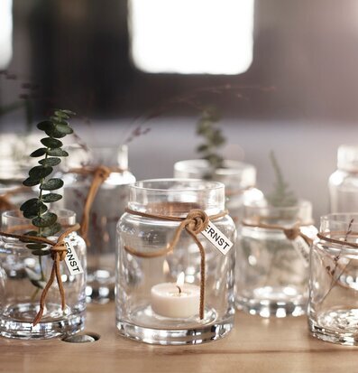 Bild av värmeljuslyktor med rustik och harmonisk stil