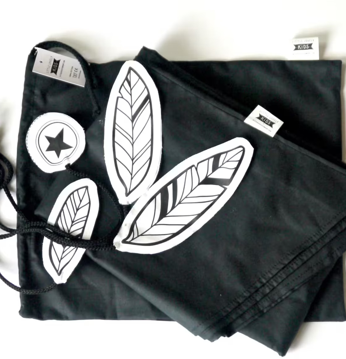 Basic Tipi - Svart från A Little Lovely Company i barnrum