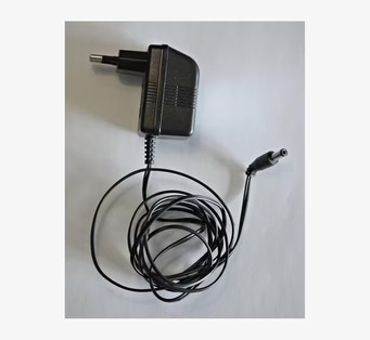 Adapter EU Svart från A Little Lovely Company på ljus yta