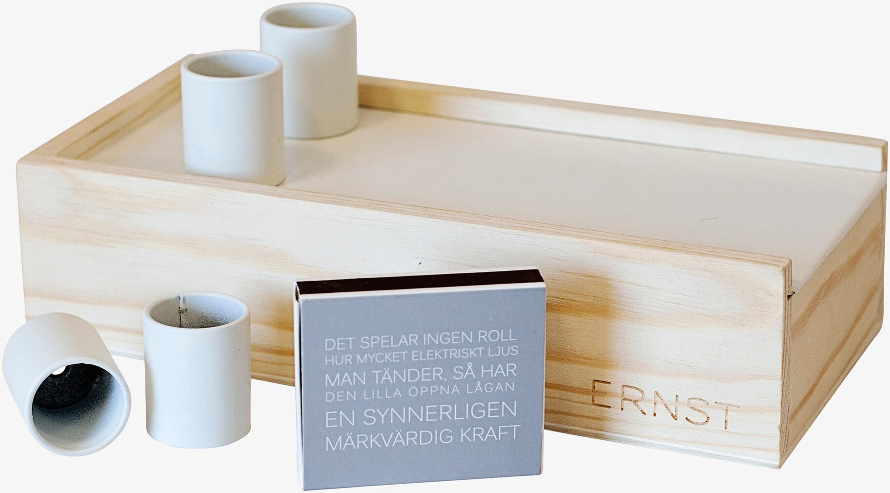 Stumplåda Inkl Stumpar från Ernst, trälåda med ljusstumpar
