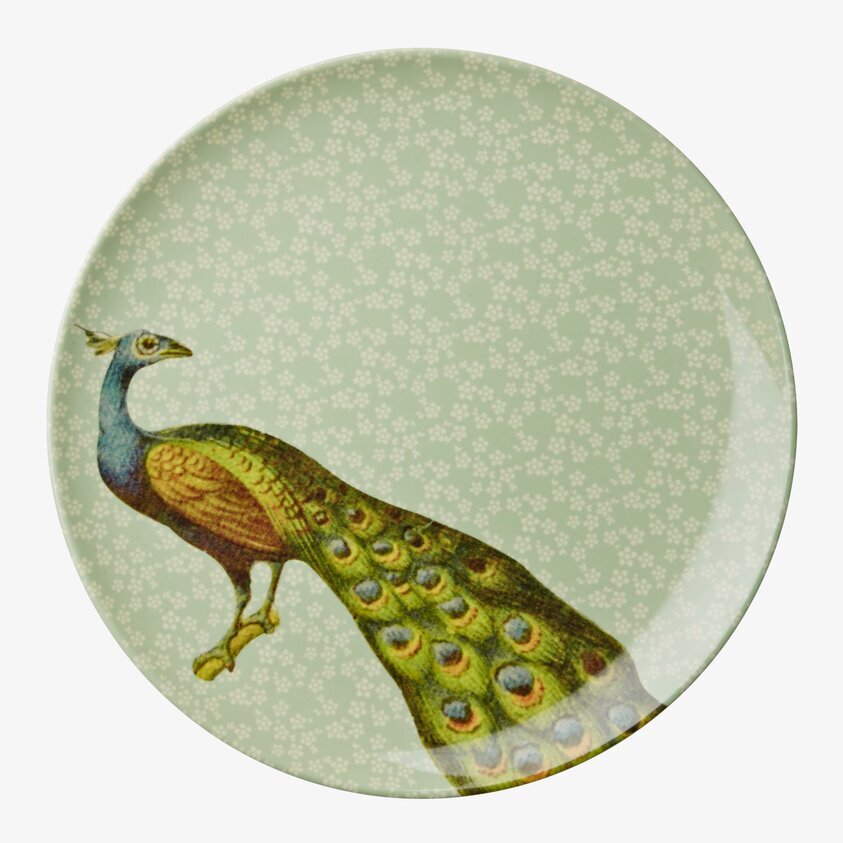 Assiett Peacock Print från Rice med färgrikt påfågelsmotiv