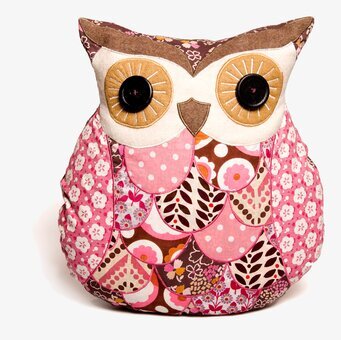 Kudde Alma Patchwork från Sass & Belle med uggledesign