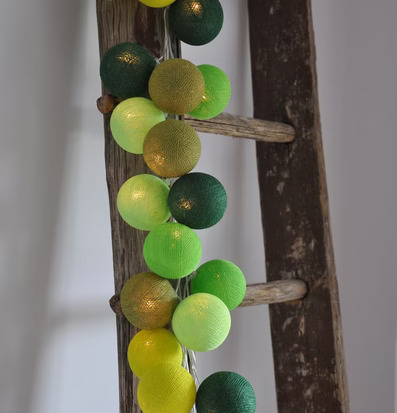 Nuwara Eliya 20 ljusslinga från Happy Lights på trästege