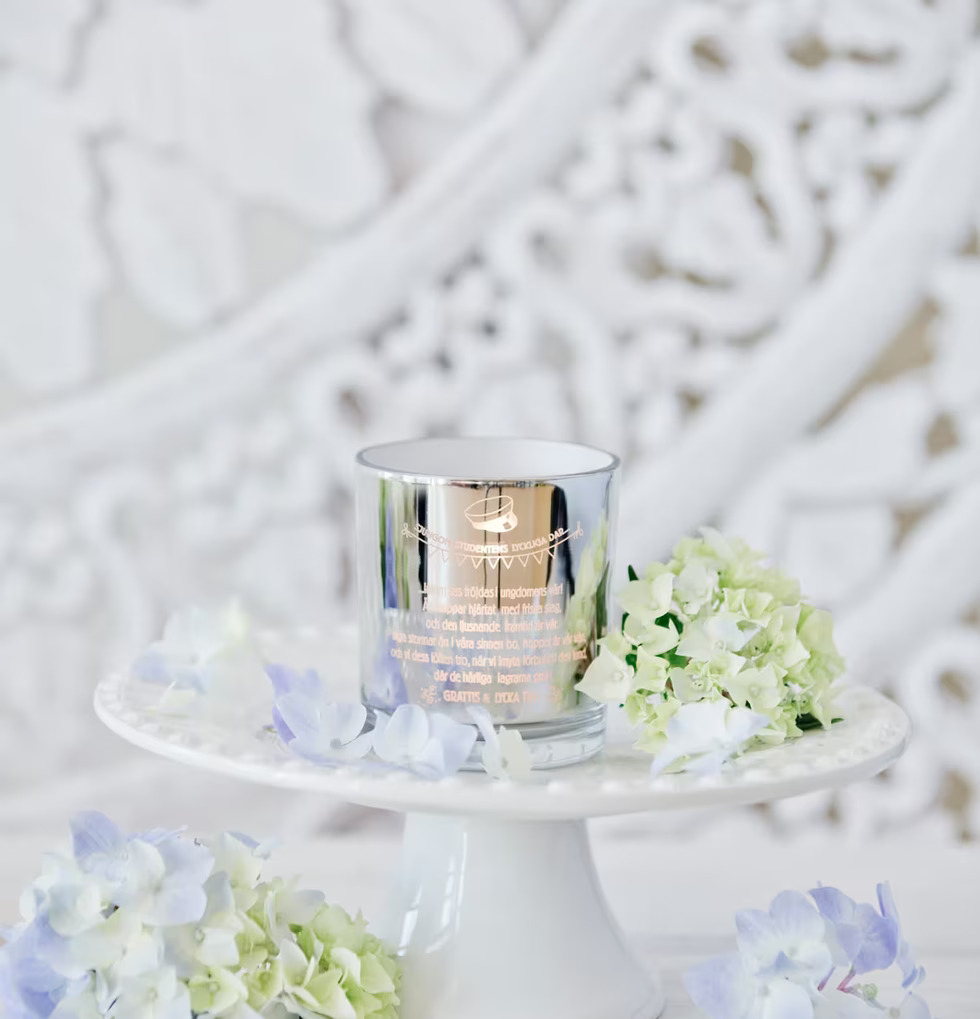 Student - Majas Cottage ljus från Majas Cottage med blommor