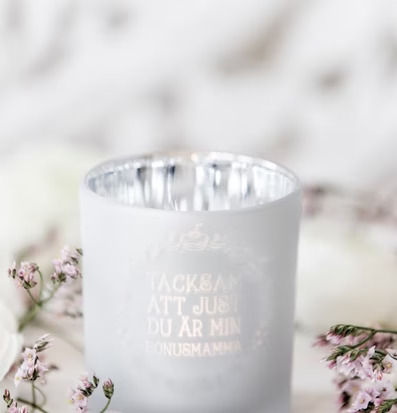 Bonusmamma - Majas Cottage ljuslykta från Majas Cottage