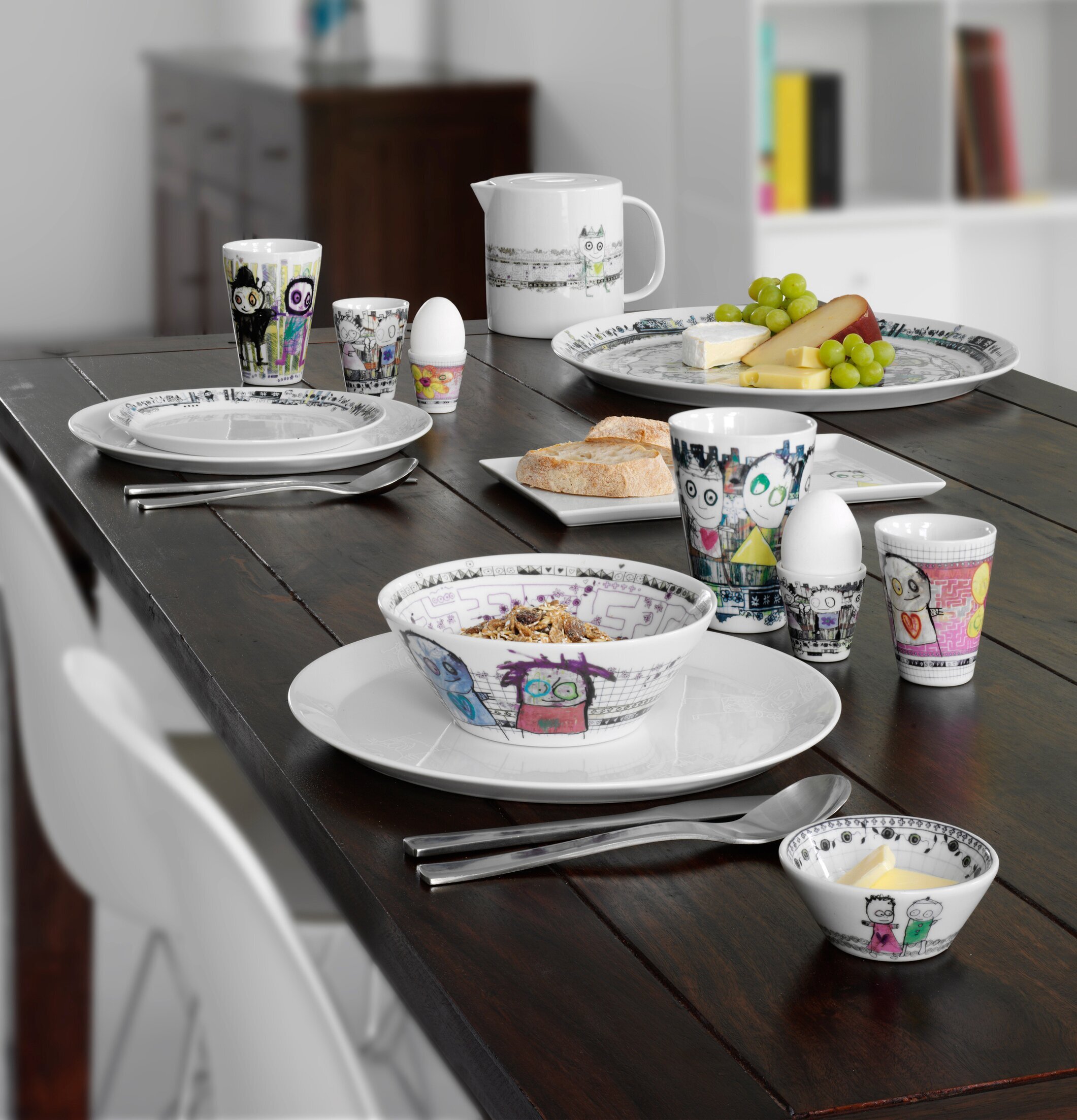 Äggkopp City 4-Pack från Poul Pava på ett frukostbord