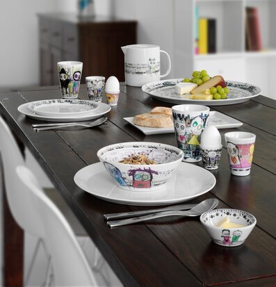 Äggkopp City 4-Pack från Poul Pava på ett frukostbord