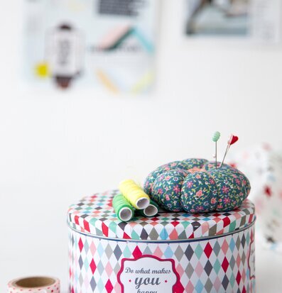 Krasilnikoff Tin Boxes Life Is A Gift med färgglada mönster