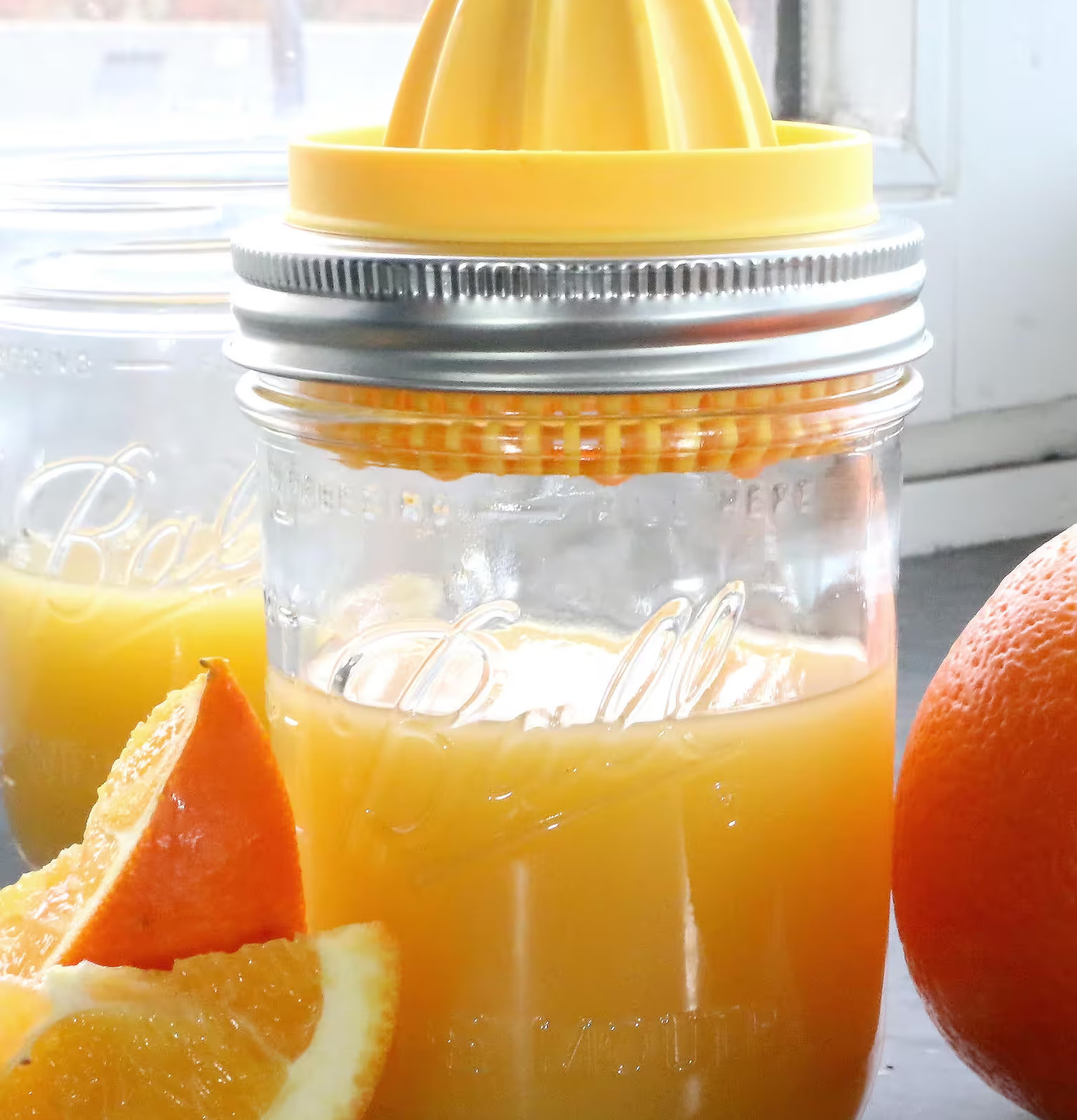 Juicer från Ball Mason Jar med glasburk och citruspress