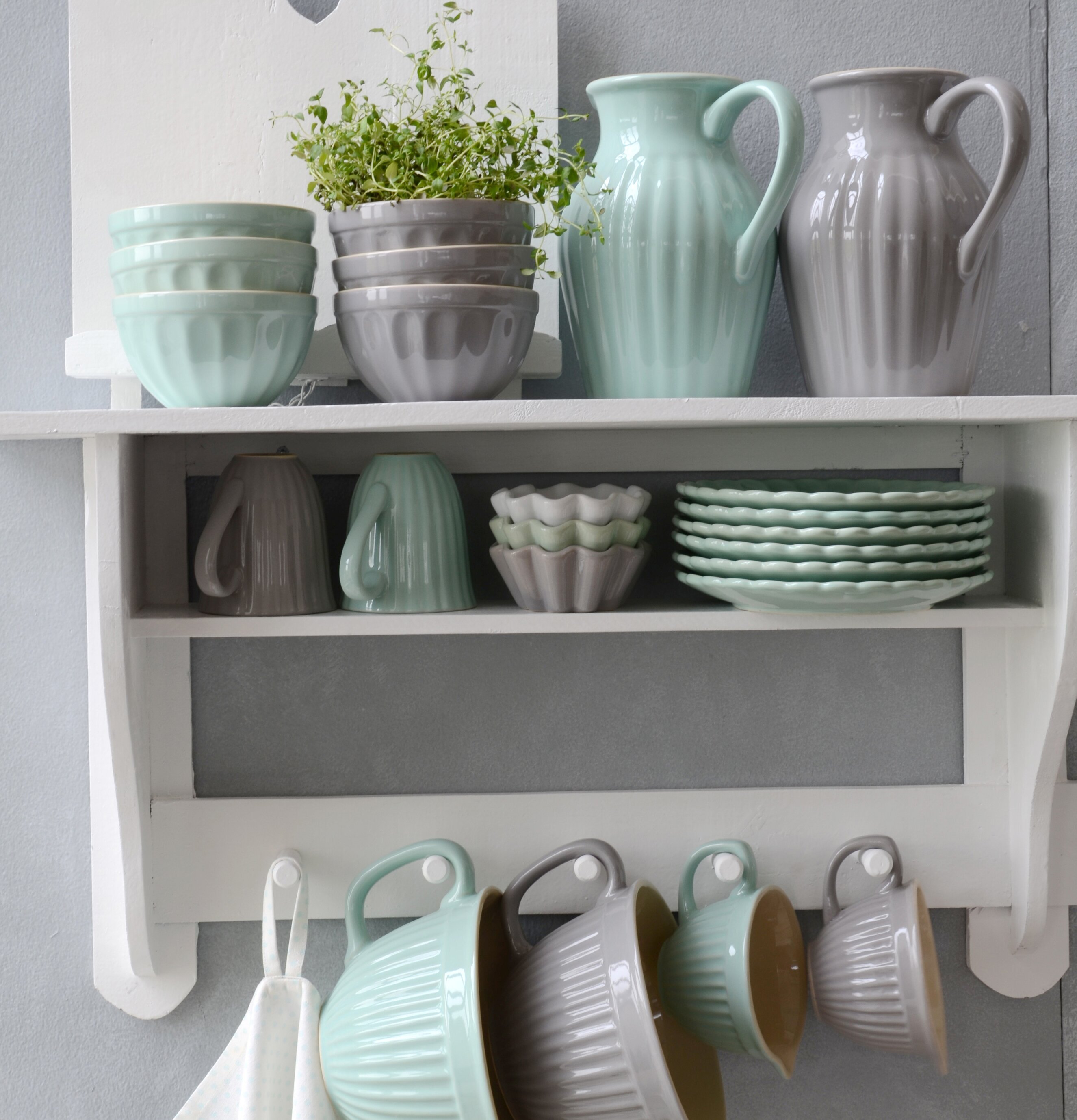 Musliskål Mynte French Grey från IB Laursen på vit hylla