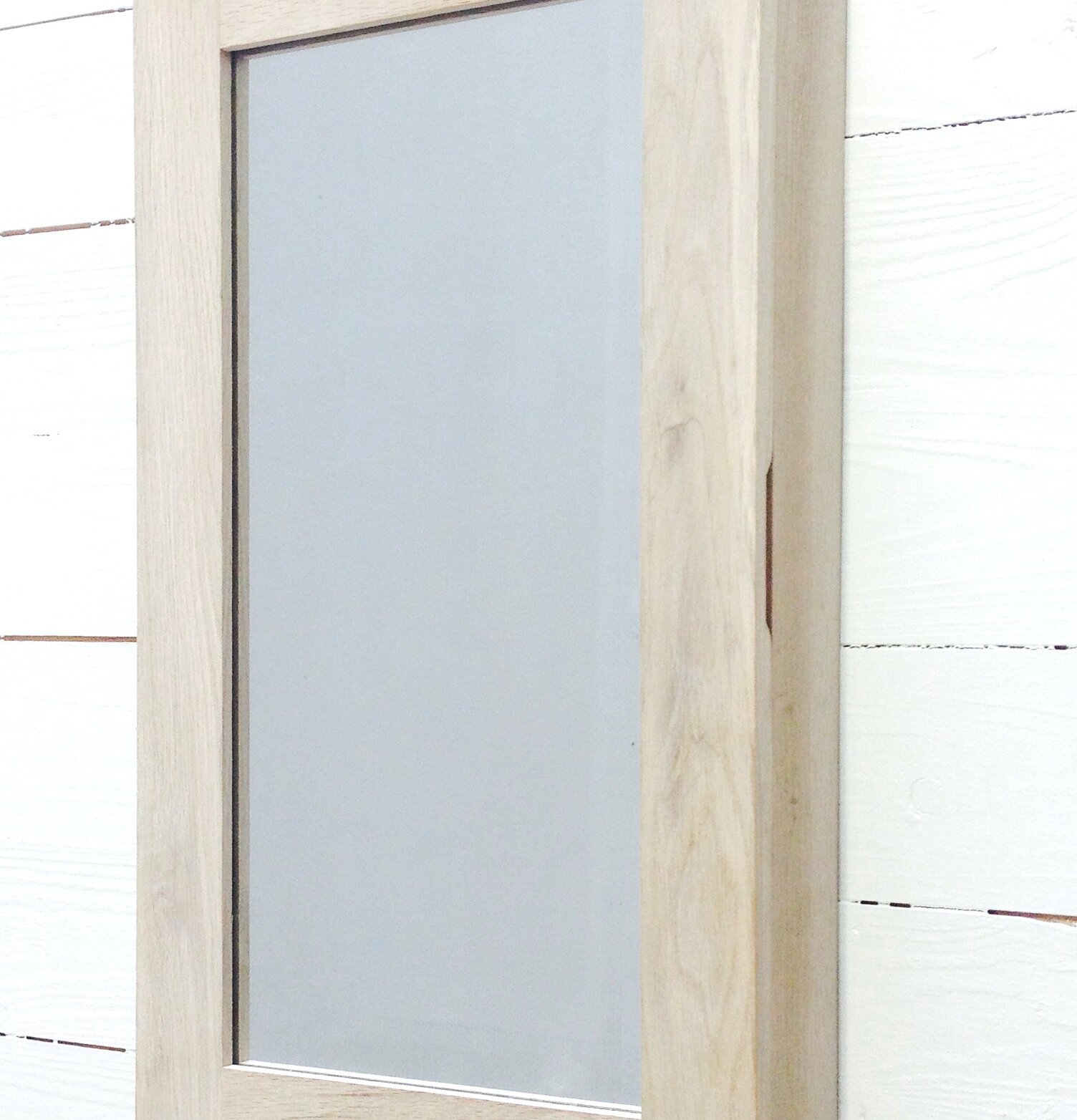 Bild av elegant och funktionellt nyckelskåp i träfinish