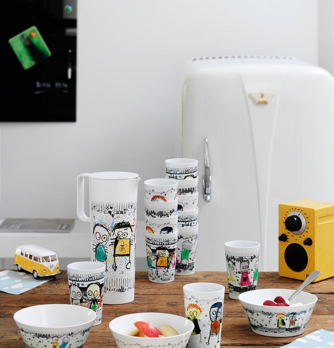 Kanna Be Friends från Poul Pava på ett rustikt träbord