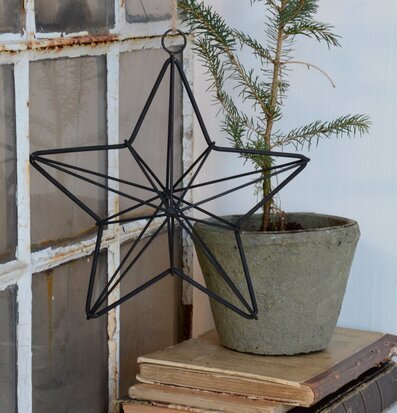 Stjärna 20 cm från IB Laursen upphängd med rep i fönster