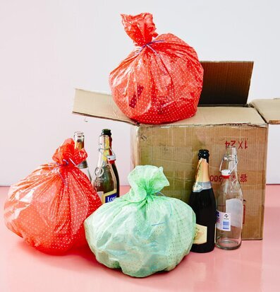 Trash Bags Polka Dots från Rice i livfulla färger och mönster