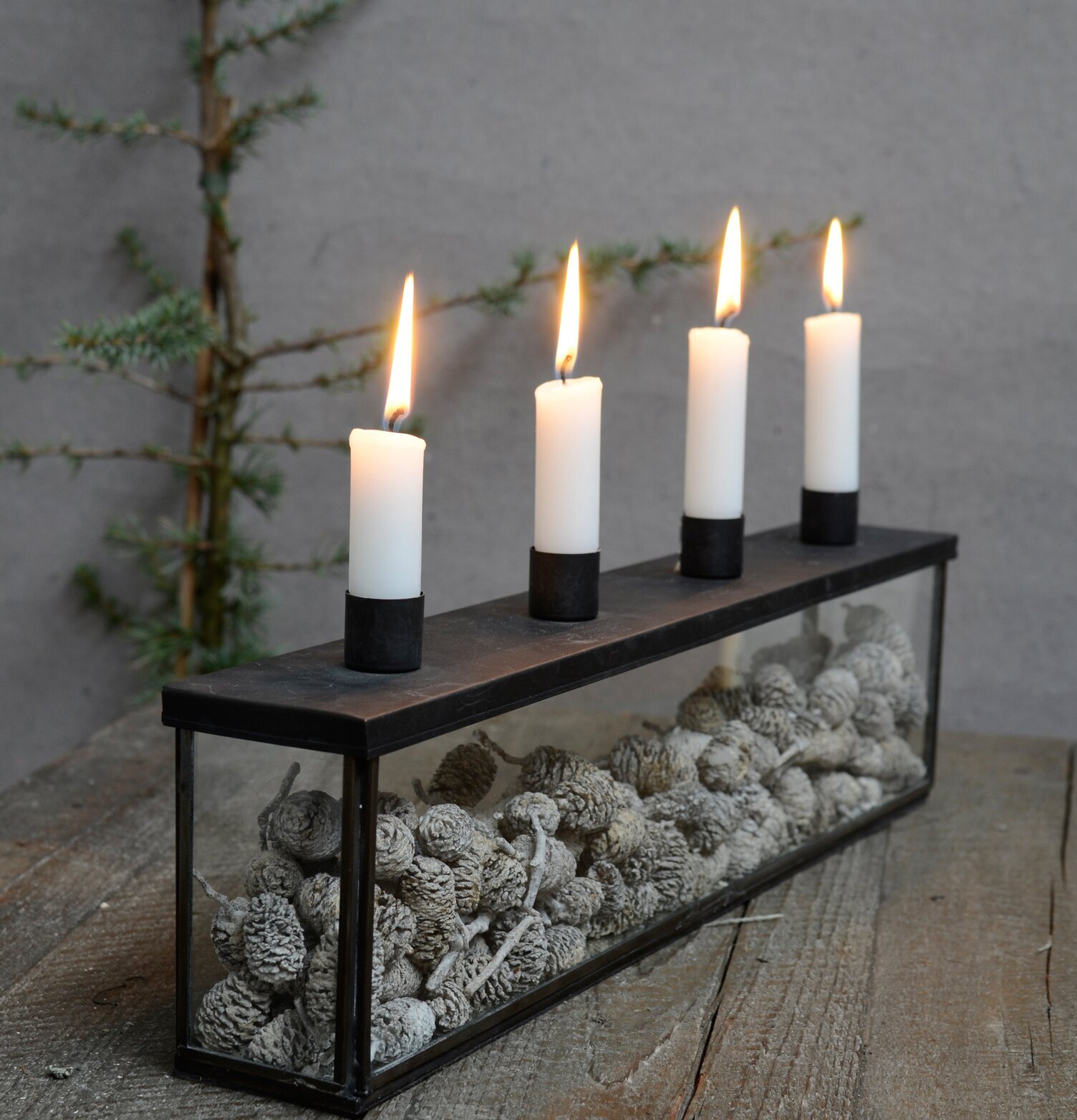 Ljusstake Adventsbox från IB Laursen på rustikt träbord