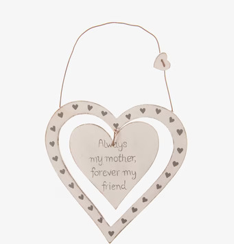 Träskylt - Mamma från Sass & Belle, hjärtformad design