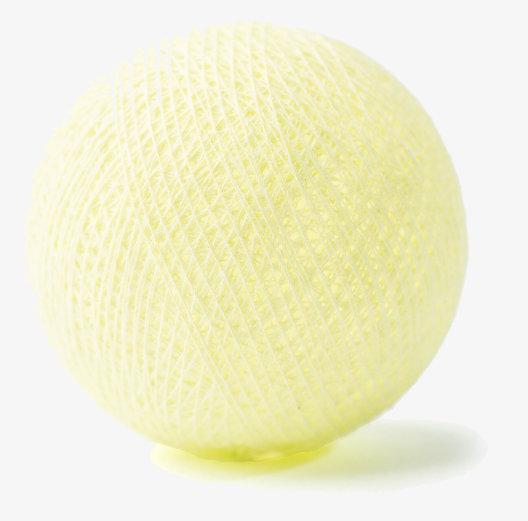 Boll Vårgrön - Vasanthi på vit bakgrund, livlig grön dekor