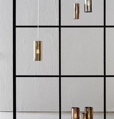 Storm Bordslampa Krom 9 från Markslöjd i ett stilrent rum