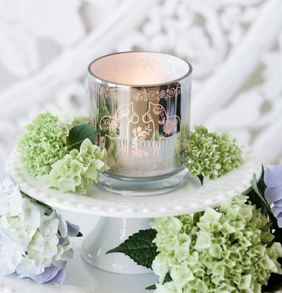 Ljuslykta Dala - Majas Cottage från Majas Cottage med blommor