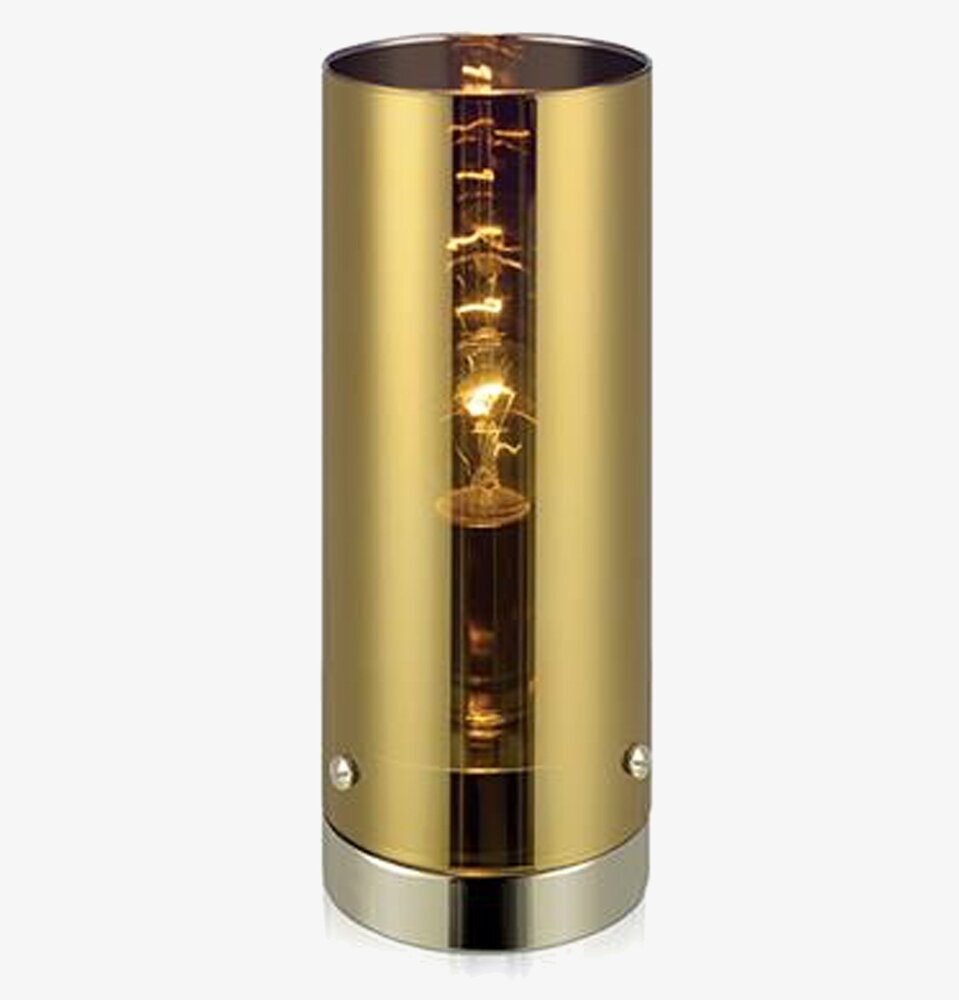 Storm Bordslampa Guld 9 från Markslöjd på neutral bakgrund