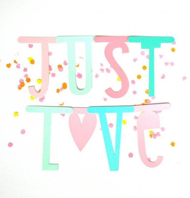 Letter Banner Pastell från A Little Lovely Company med konfetti