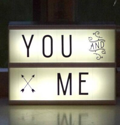 Lightbox A5 från A Little Lovely Company på en fönsterbräda