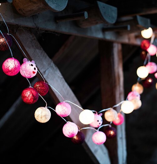 Ljusslinga Boll Katt Lila - Vasanthi från varumärket Vasanthi