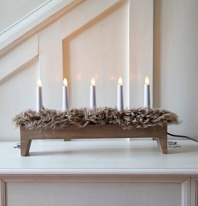 Ljusstake Svenljunga 5 L från Star Trading på vit kommod