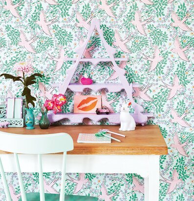 Tapet Rice från Rice med rosa fåglar och grönskande växter