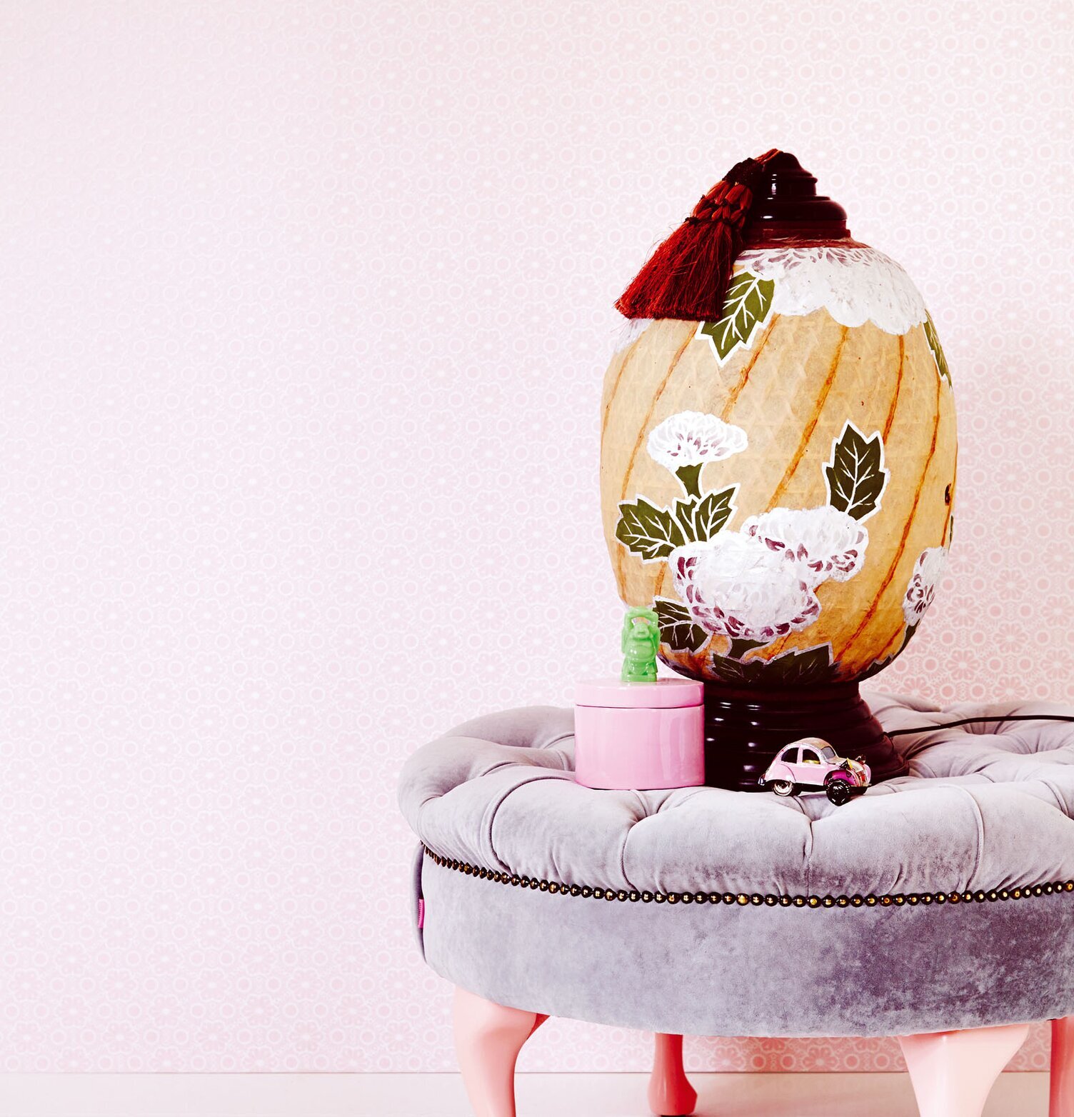 Tapet Rice från Rice med geometriskt mönster och rosa ton