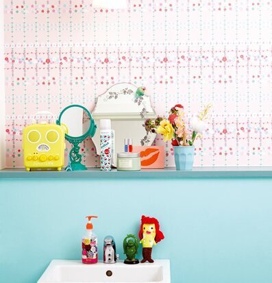 Tapet Rice från Rice med blommönster och pastellfärger