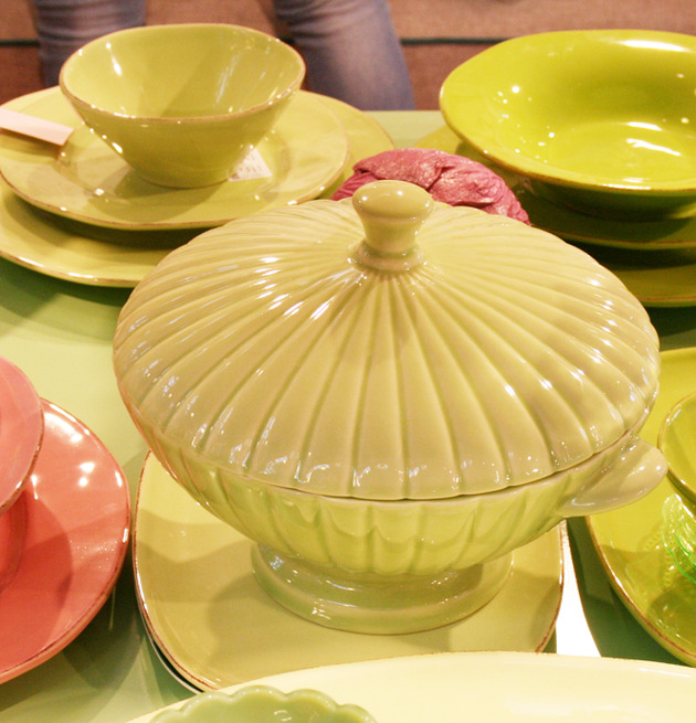 Soppterrin Keramik från Rice med färgglada keramikprodukter