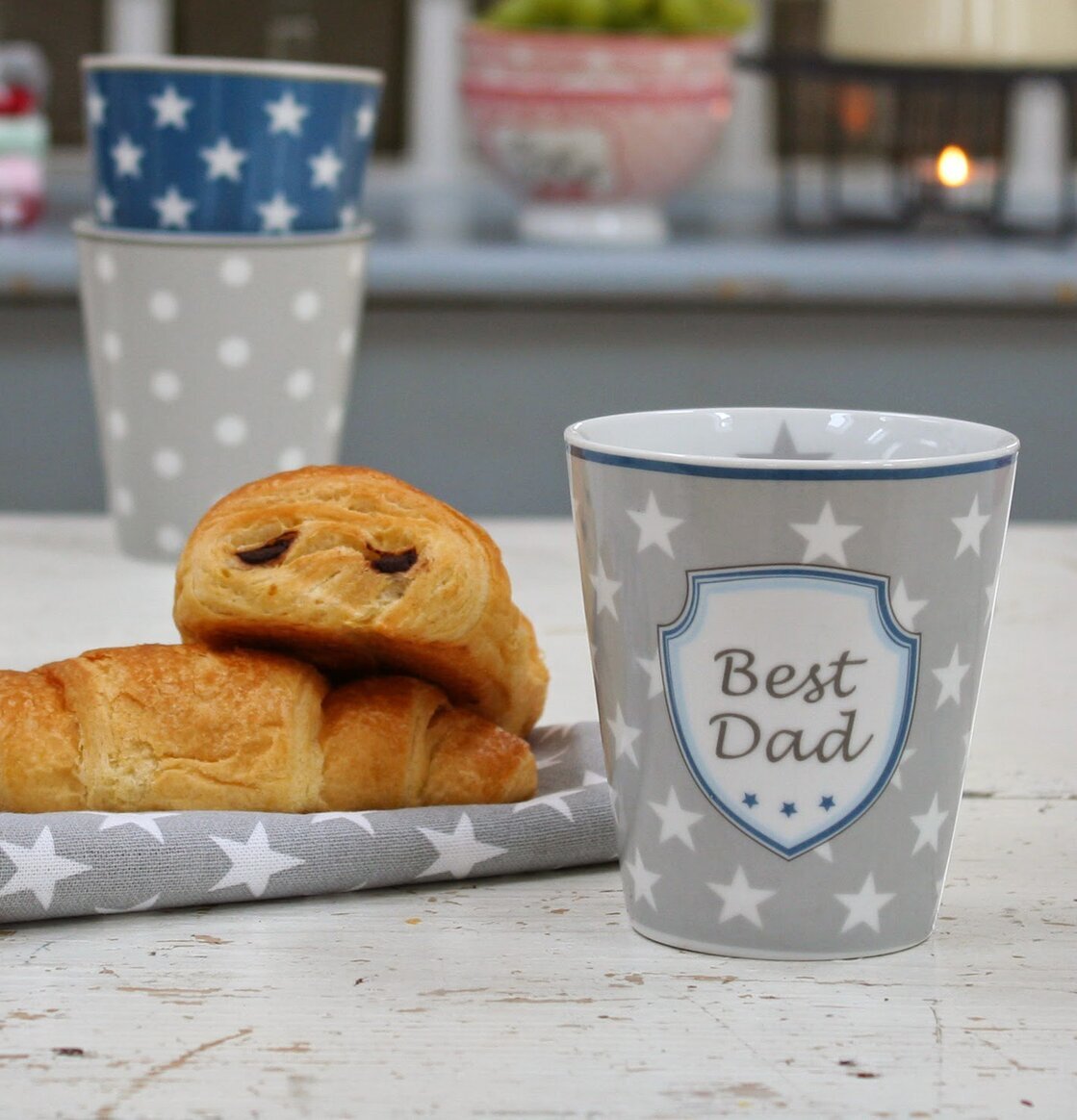 Happy Mugs - Best Dad från Krasilnikoff med croissanter