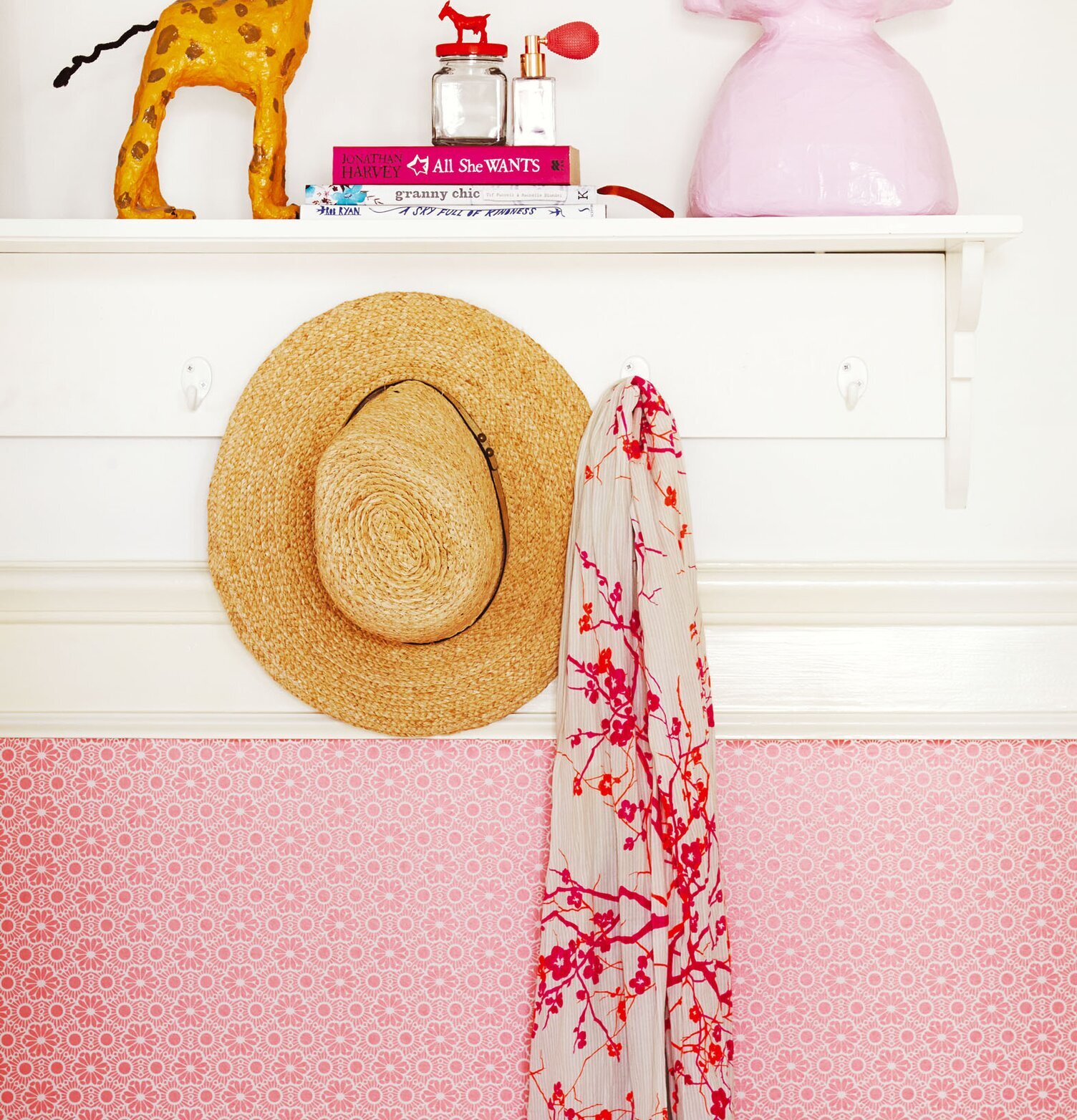 Tapet Rice från varumärket Rice med rosa och vita mönster