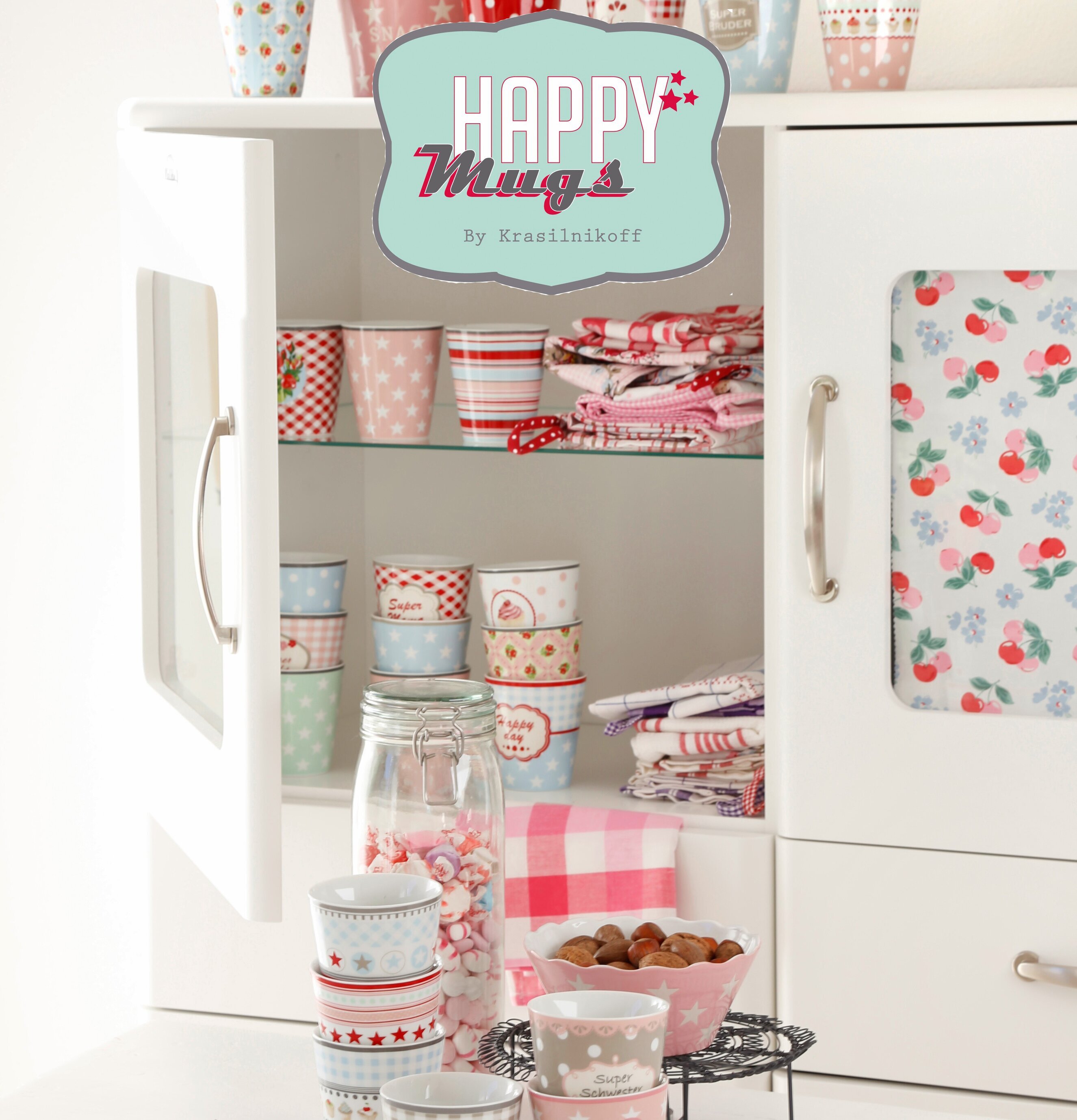 Happy Mugs - Be Happy från Krasilnikoff i ett färgglatt kök