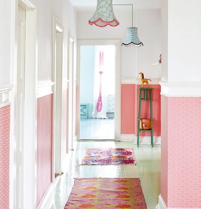 Tapet Rice från Rice med geometriskt mönster i korridor