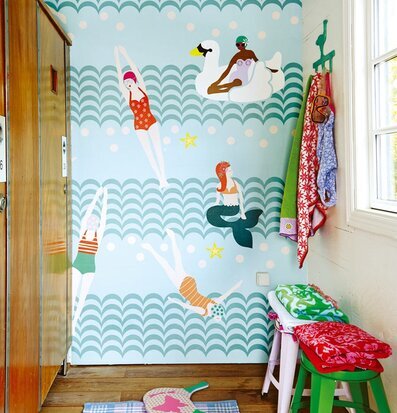 Tapet - Lovely Ladies Bathing från Rice i färgglatt mönster