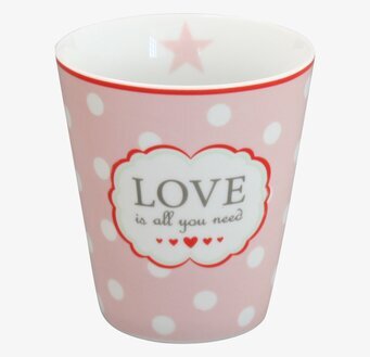 Happy Mugs - Love Is All You Need från Krasilnikoff, rosa mugg