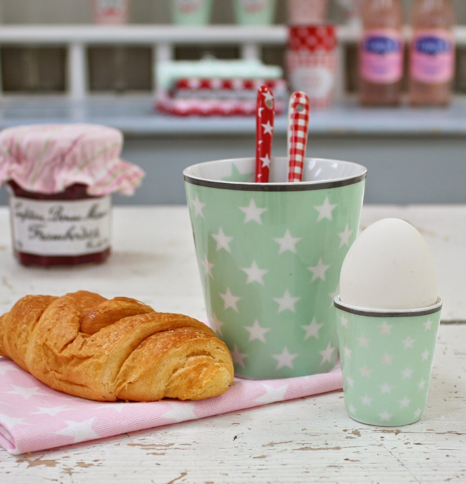 Happy Mugs - Star Mintgrön från Krasilnikoff med äggkopp