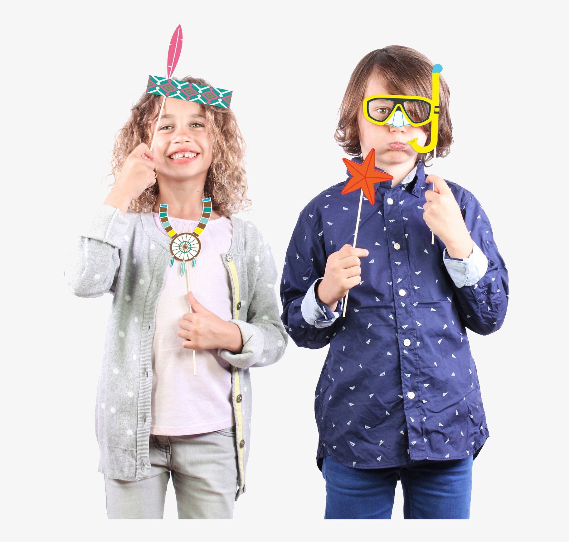 Två barn leker med Photo Booth Kids från Propaganda