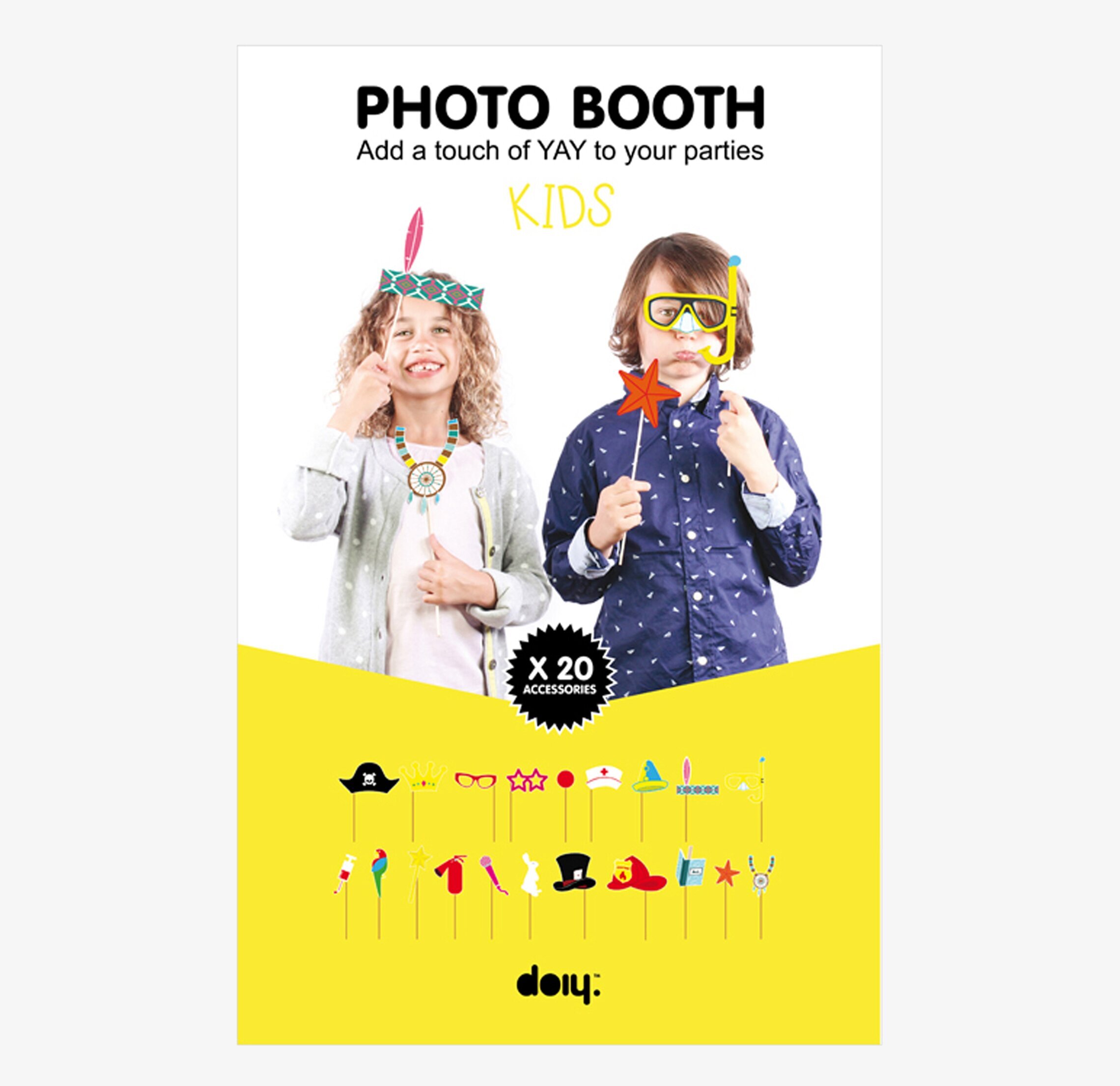 Två barn leker med Photo Booth Kids från Propaganda